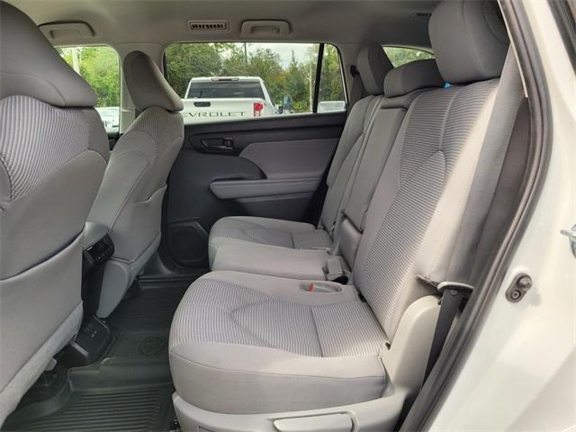 used 2023 Toyota Highlander car, priced at $33,850