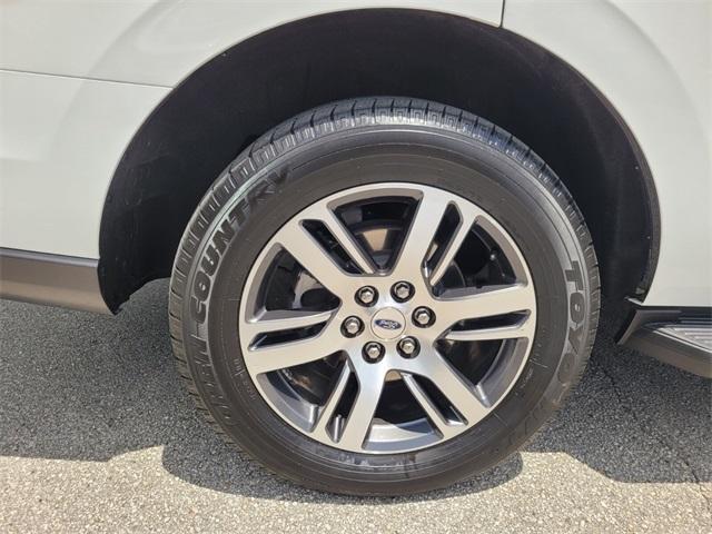 used 2024 Ford Expedition car, priced at $58,900