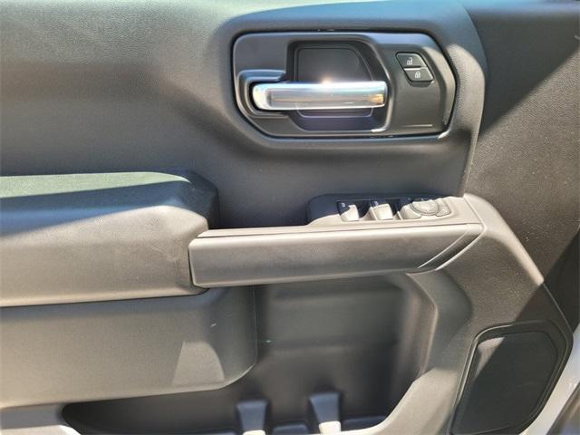 new 2025 Chevrolet Silverado 1500 car, priced at $40,541