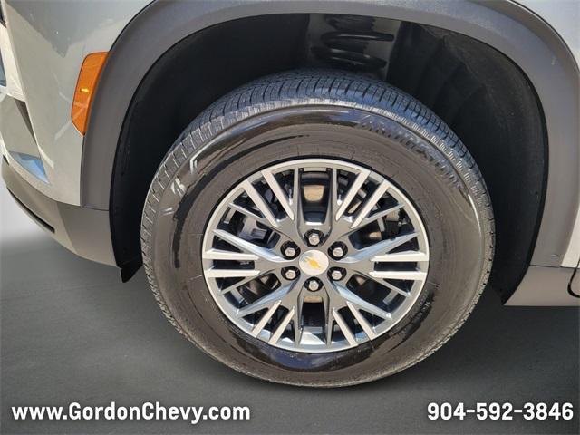 used 2025 Chevrolet Traverse car, priced at $38,400