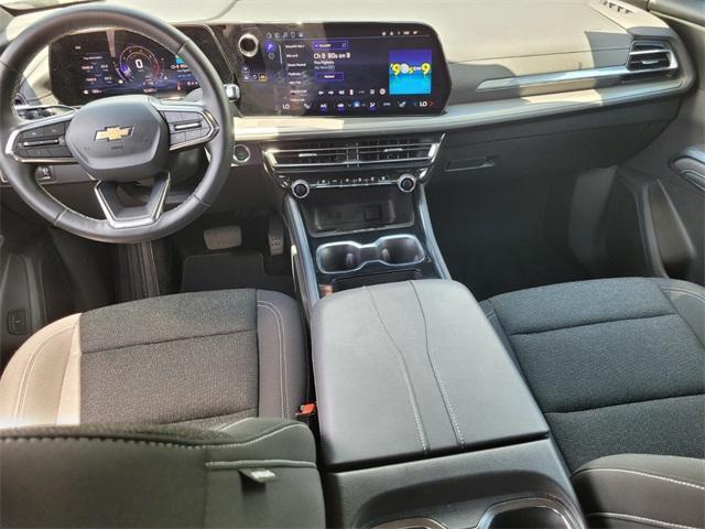 used 2025 Chevrolet Traverse car, priced at $38,400
