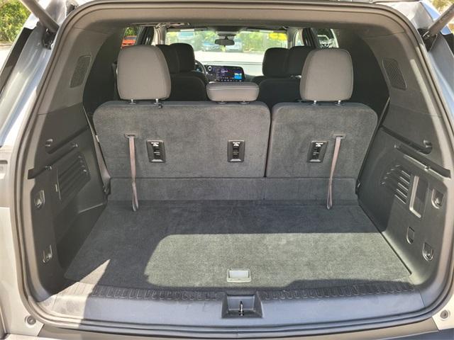 used 2025 Chevrolet Traverse car, priced at $38,400