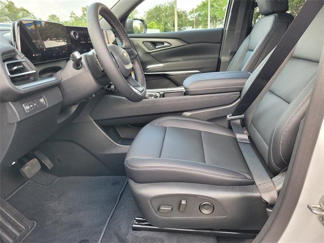 new 2025 Chevrolet Traverse car, priced at $43,258