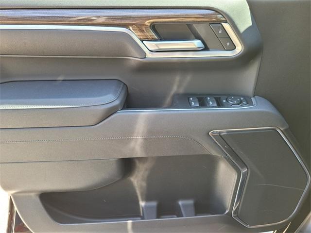 new 2025 Chevrolet Silverado 1500 car, priced at $44,621
