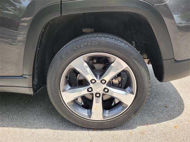 used 2022 Jeep Grand Cherokee car, priced at $31,200