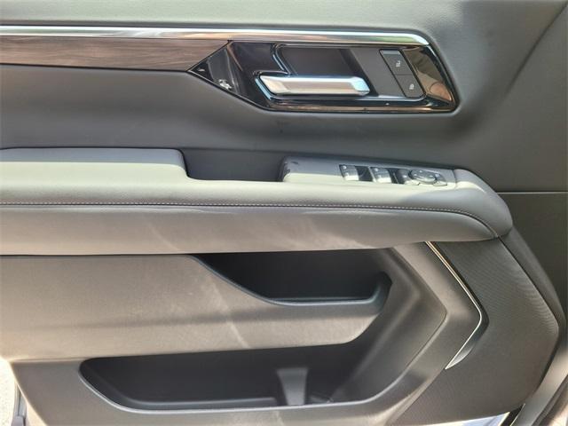 new 2025 Chevrolet Suburban car, priced at $65,045