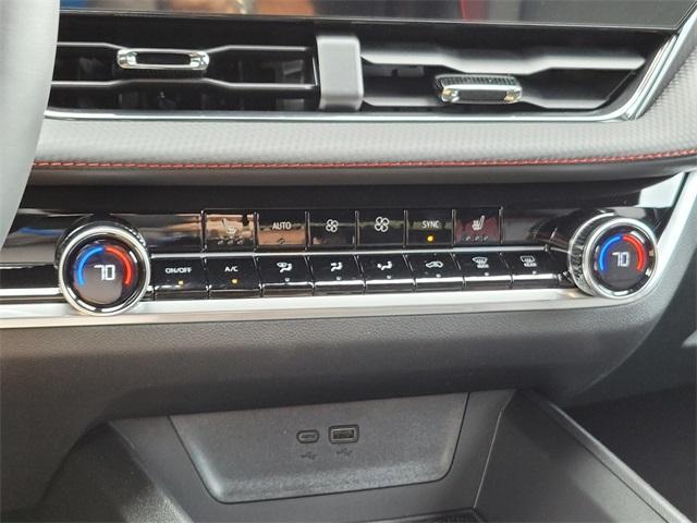 new 2026 Chevrolet Equinox car, priced at $33,625