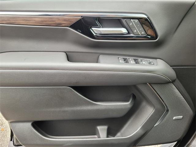 new 2025 Chevrolet Suburban car, priced at $74,710