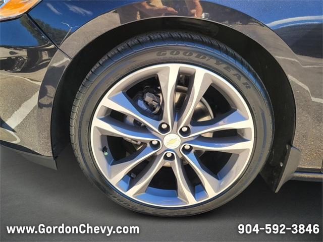 used 2022 Chevrolet Malibu car, priced at $23,400