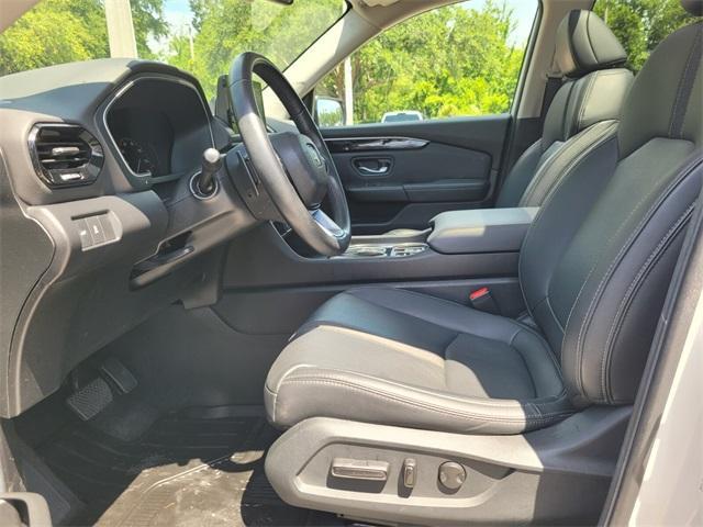 used 2024 Honda Pilot car, priced at $40,400