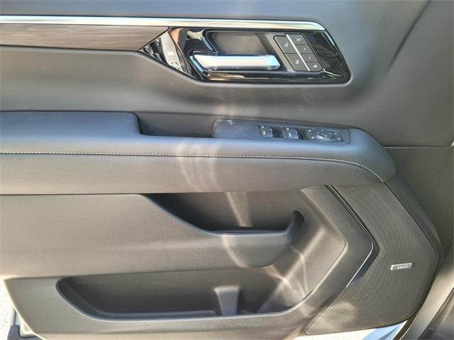 new 2025 Chevrolet Suburban car, priced at $74,007