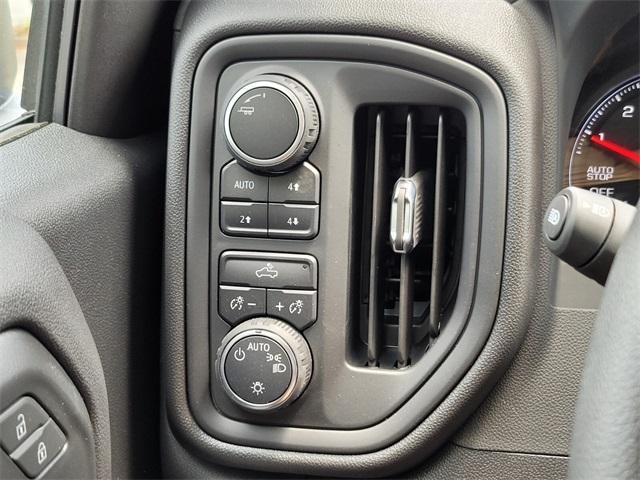 new 2025 Chevrolet Silverado 1500 car, priced at $52,435