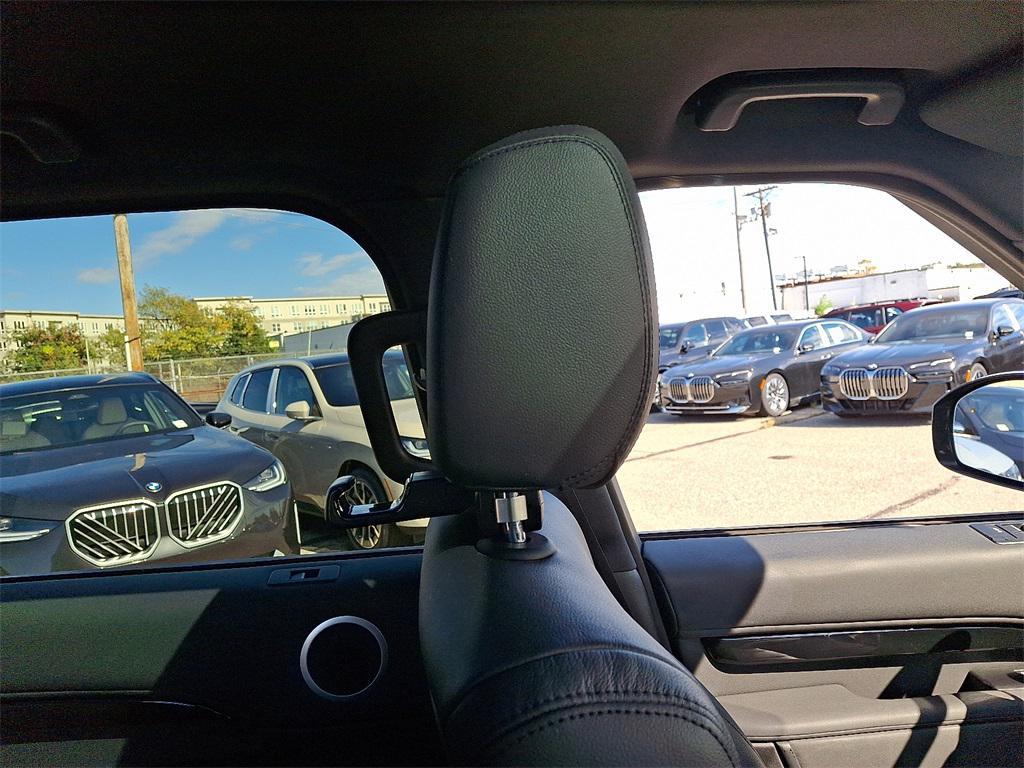 used 2018 Land Rover Discovery car, priced at $23,795