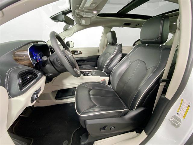 used 2023 Chrysler Pacifica Hybrid car, priced at $32,000