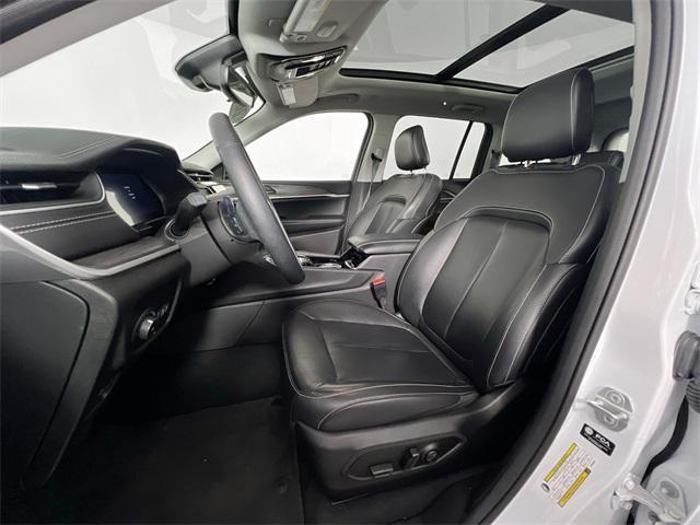 used 2022 Jeep Grand Cherokee car, priced at $34,000