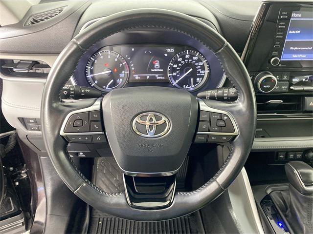 used 2021 Toyota Highlander car, priced at $32,001