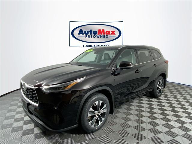 used 2021 Toyota Highlander car, priced at $32,001