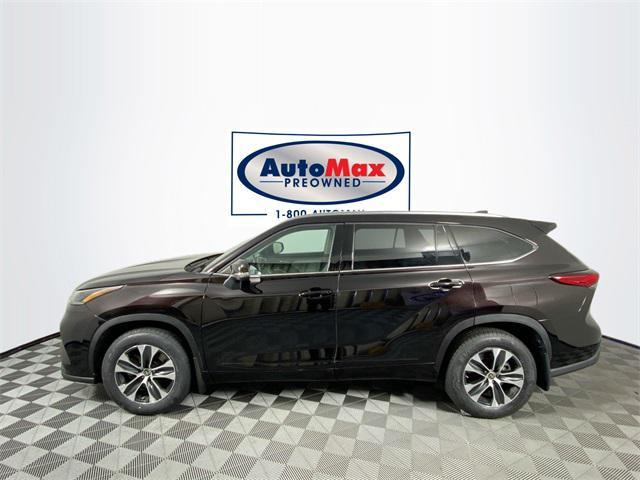 used 2021 Toyota Highlander car, priced at $32,001