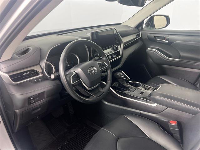used 2023 Toyota Highlander Hybrid car, priced at $36,000