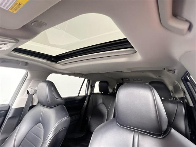 used 2023 Toyota Highlander Hybrid car, priced at $36,000