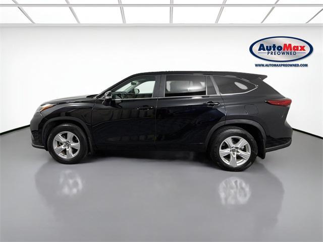 used 2023 Toyota Highlander car, priced at $33,599