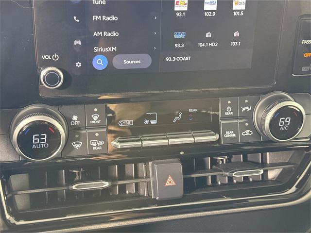 used 2023 Toyota Highlander car, priced at $33,599