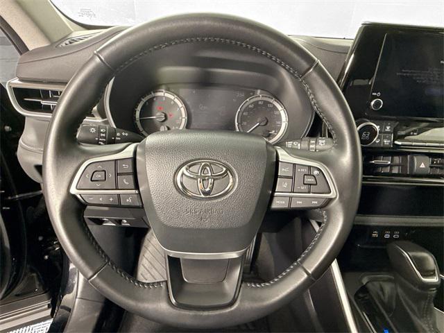 used 2023 Toyota Highlander car, priced at $33,599