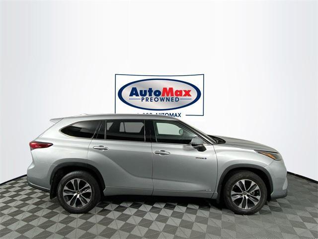 used 2021 Toyota Highlander Hybrid car, priced at $34,500