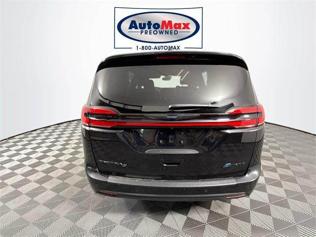 used 2021 Chrysler Pacifica Hybrid car, priced at $29,500
