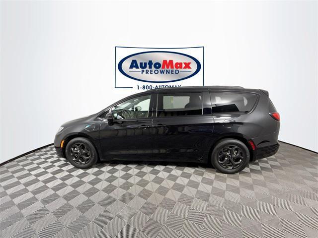 used 2021 Chrysler Pacifica Hybrid car, priced at $29,500