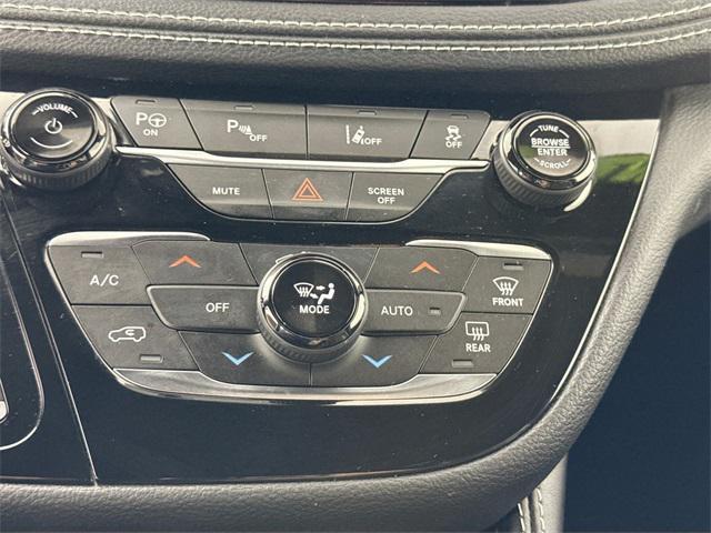 used 2021 Chrysler Pacifica Hybrid car, priced at $28,000