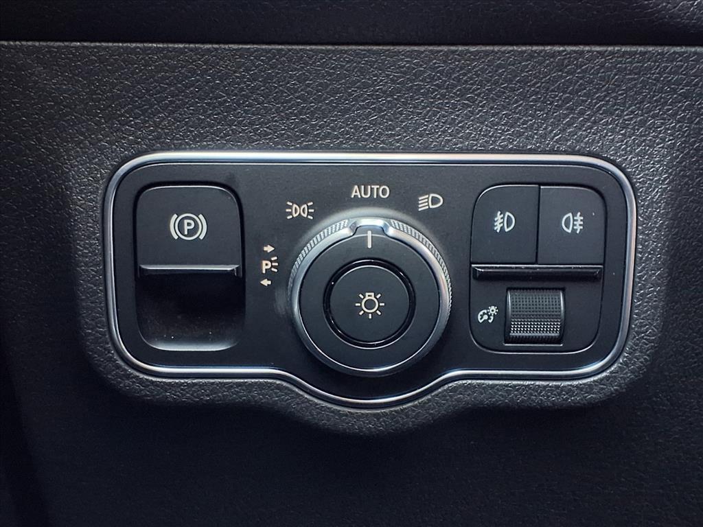 used 2022 Mercedes-Benz GLB 250 car, priced at $27,472