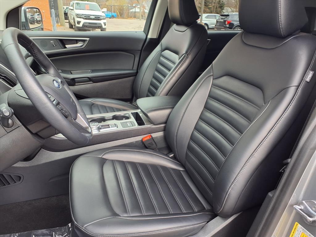 used 2024 Ford Edge car, priced at $29,995