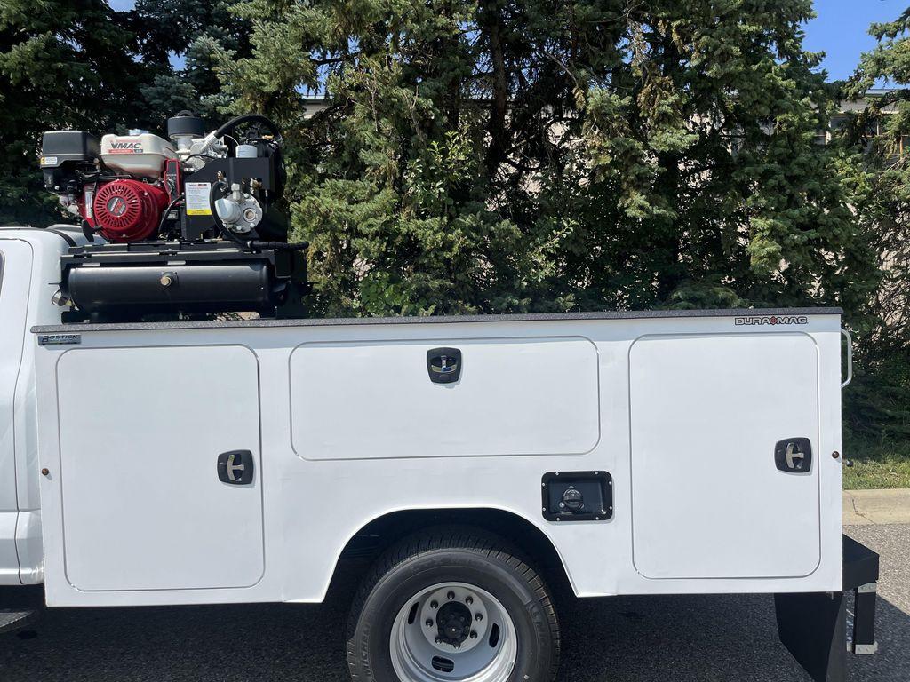 new 2025 Ford F-350 car, priced at $60,370