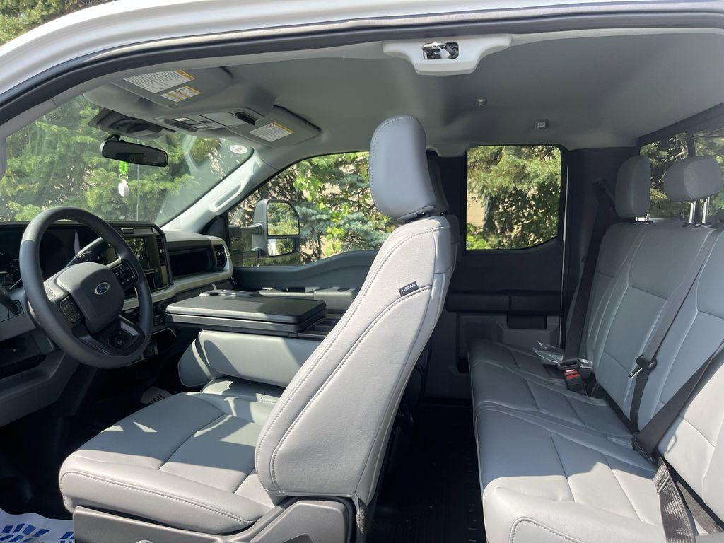 new 2025 Ford F-350 car, priced at $60,370