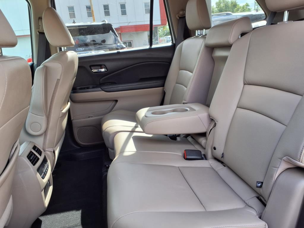 used 2021 Honda Pilot car, priced at $25,531