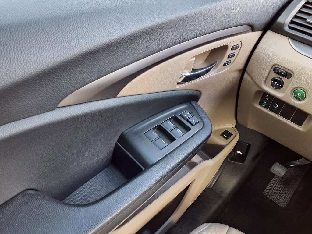 used 2021 Honda Pilot car, priced at $25,531