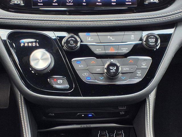 used 2021 Chrysler Pacifica Hybrid car, priced at $23,991