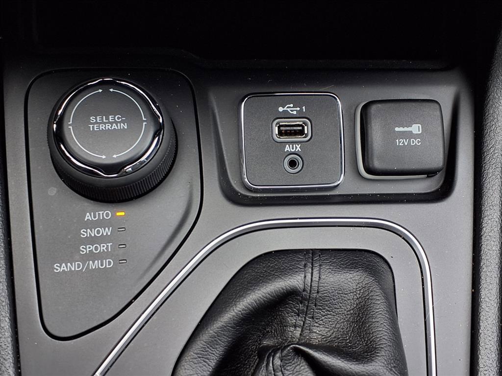 used 2019 Jeep Cherokee car, priced at $14,999