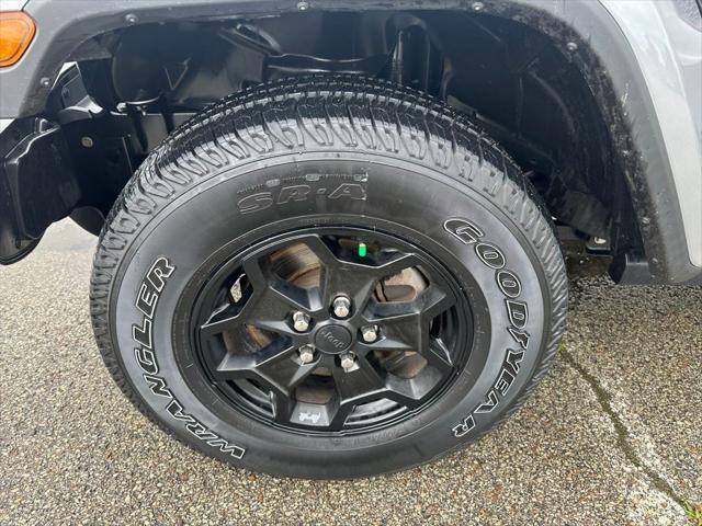 used 2021 Jeep Gladiator car, priced at $29,395