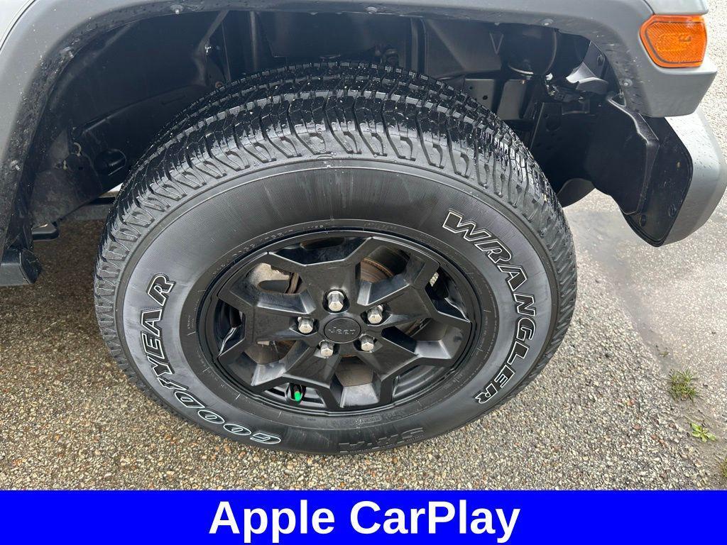used 2021 Jeep Gladiator car, priced at $28,077
