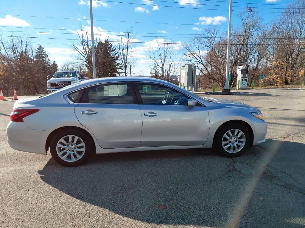 new 2018 Nissan Altima car