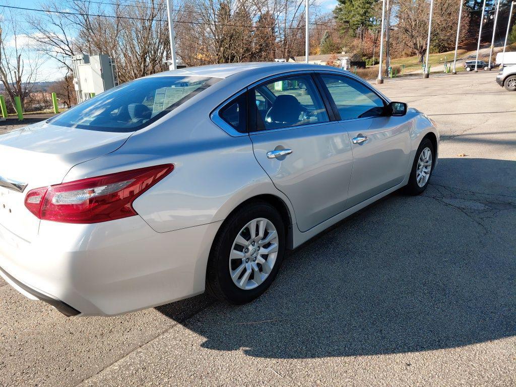 new 2018 Nissan Altima car