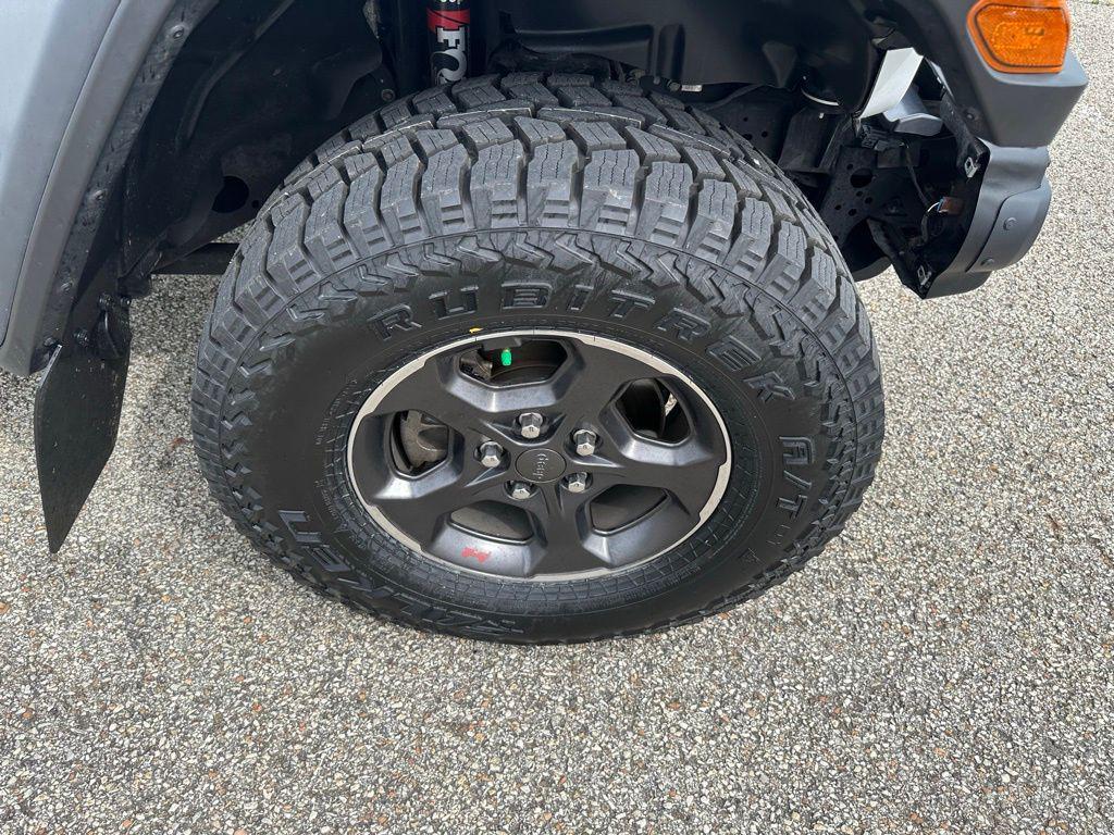 used 2021 Jeep Gladiator car, priced at $35,516