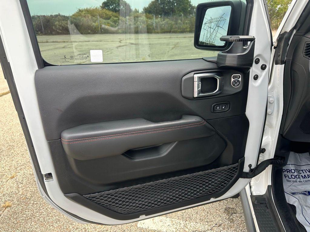used 2021 Jeep Gladiator car, priced at $35,516