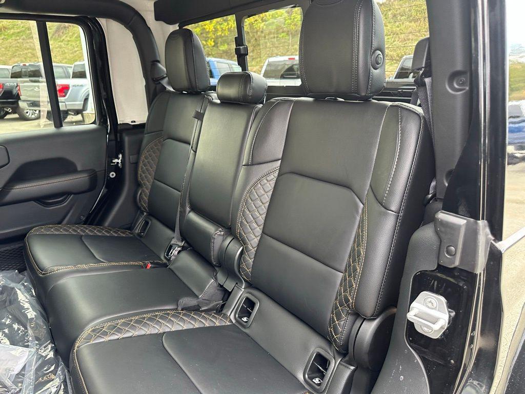 used 2022 Jeep Gladiator car, priced at $40,114