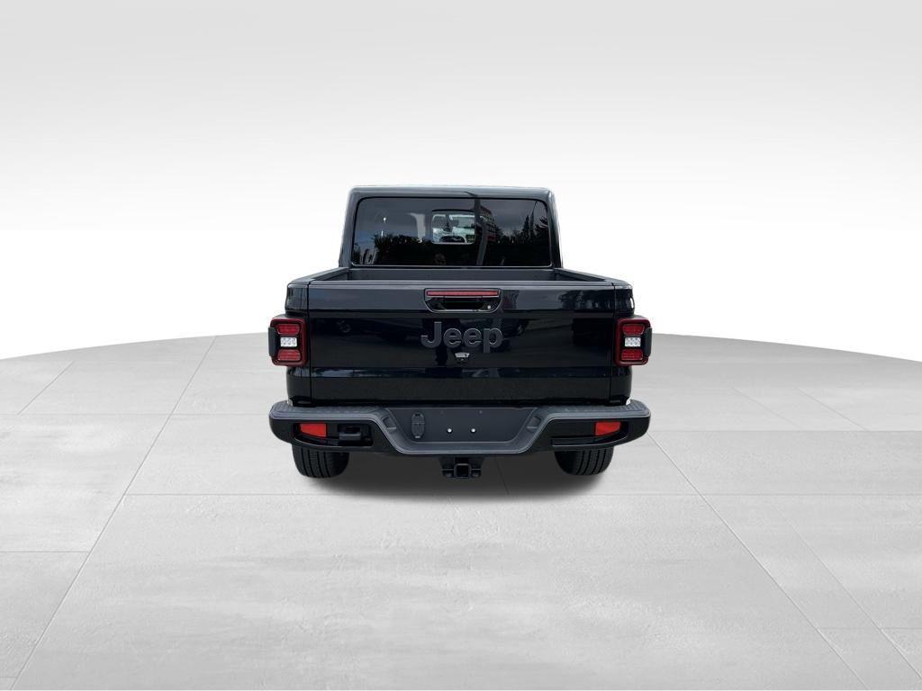 used 2022 Jeep Gladiator car, priced at $40,114