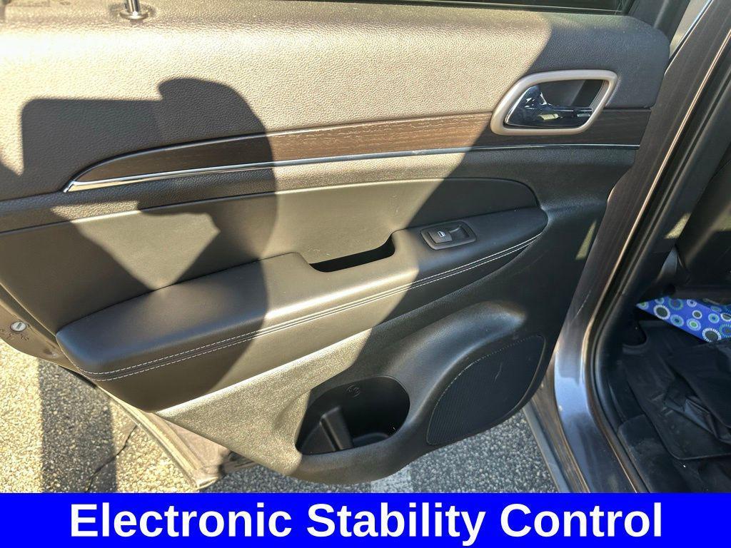 used 2015 Jeep Grand Cherokee car, priced at $12,999