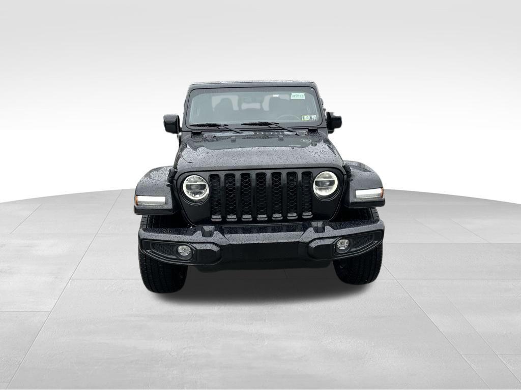 used 2022 Jeep Gladiator car, priced at $40,114