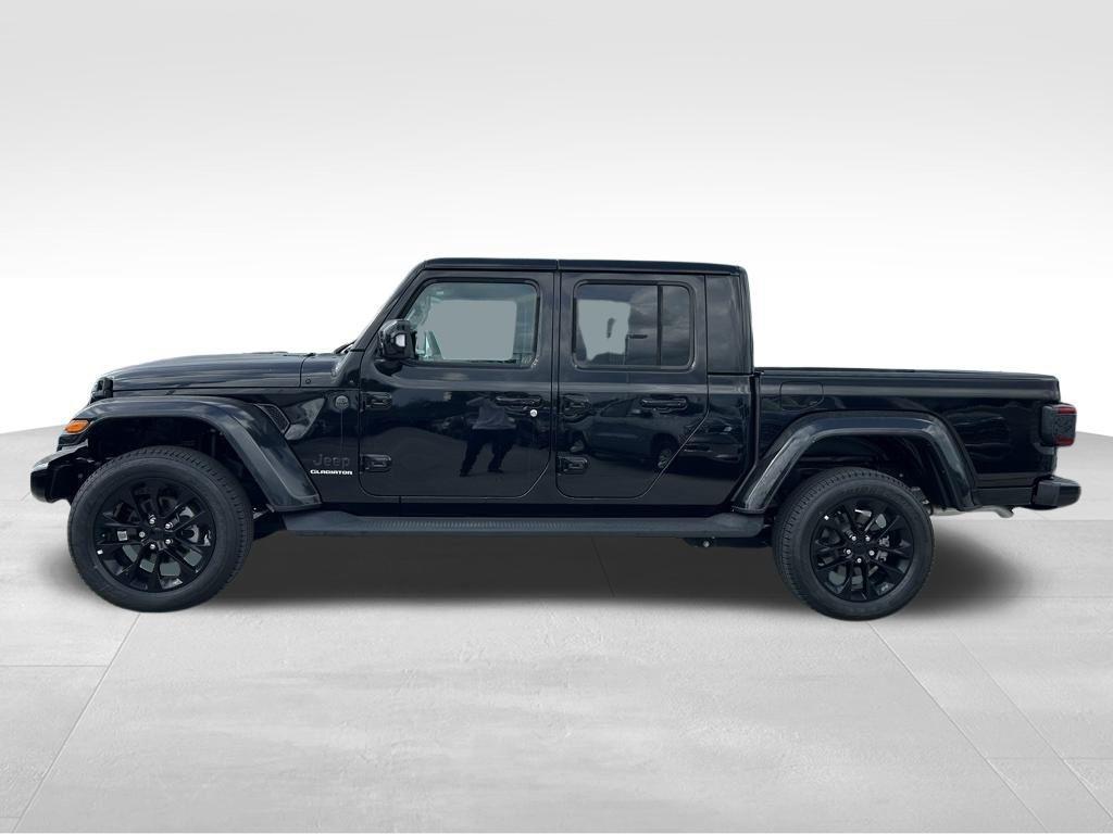 used 2022 Jeep Gladiator car, priced at $40,525